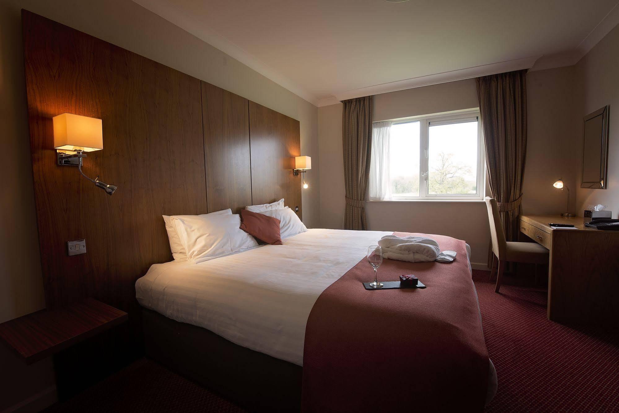 Horwood House Hotel Milton Keynes Eksteriør billede