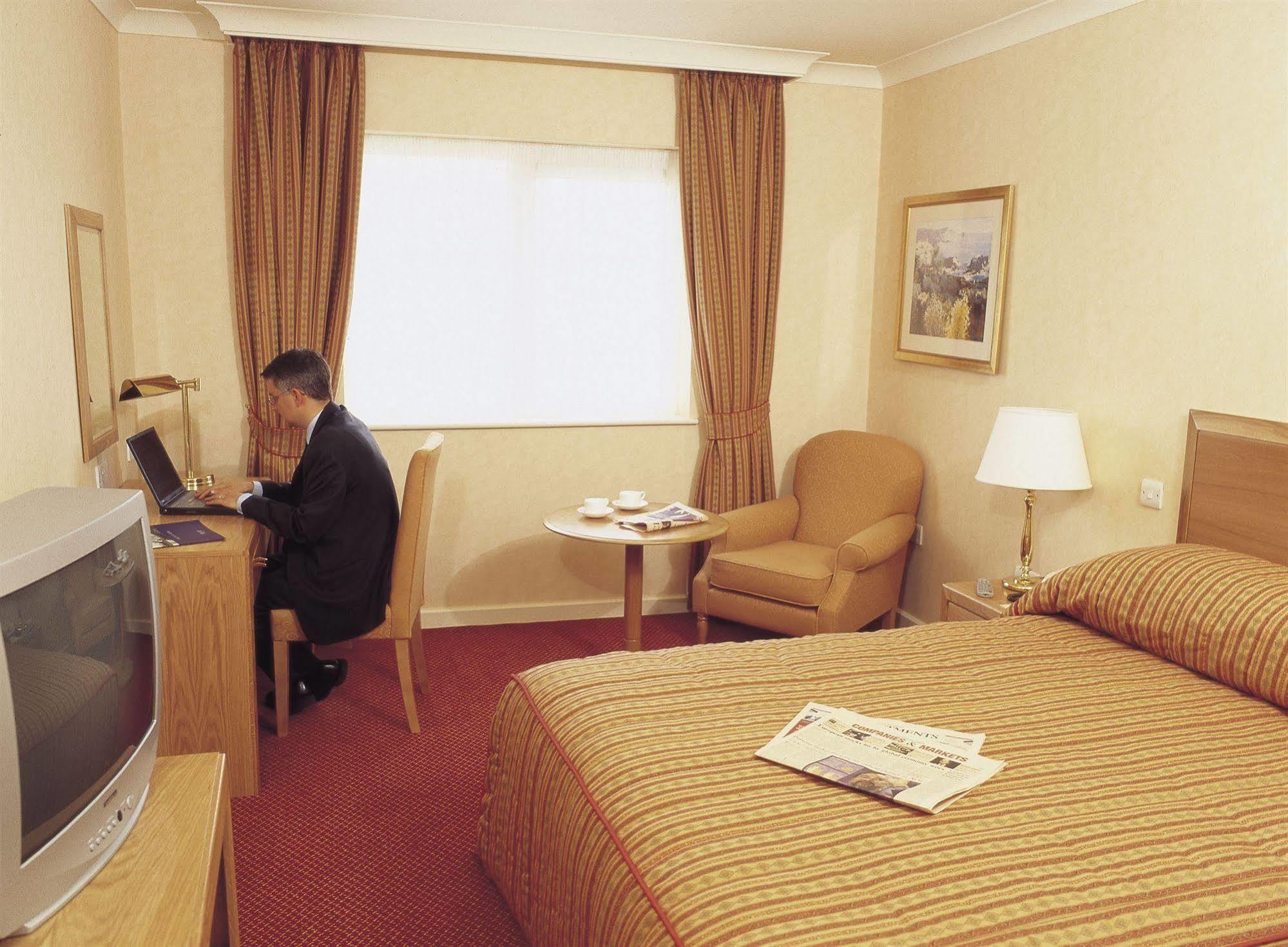 Horwood House Hotel Milton Keynes Værelse billede